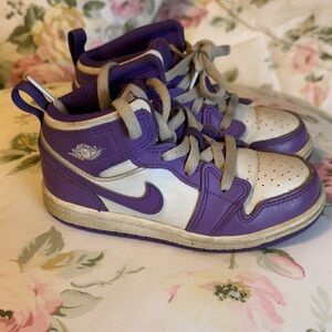 Nike Kids Sneakers in Purple and White
